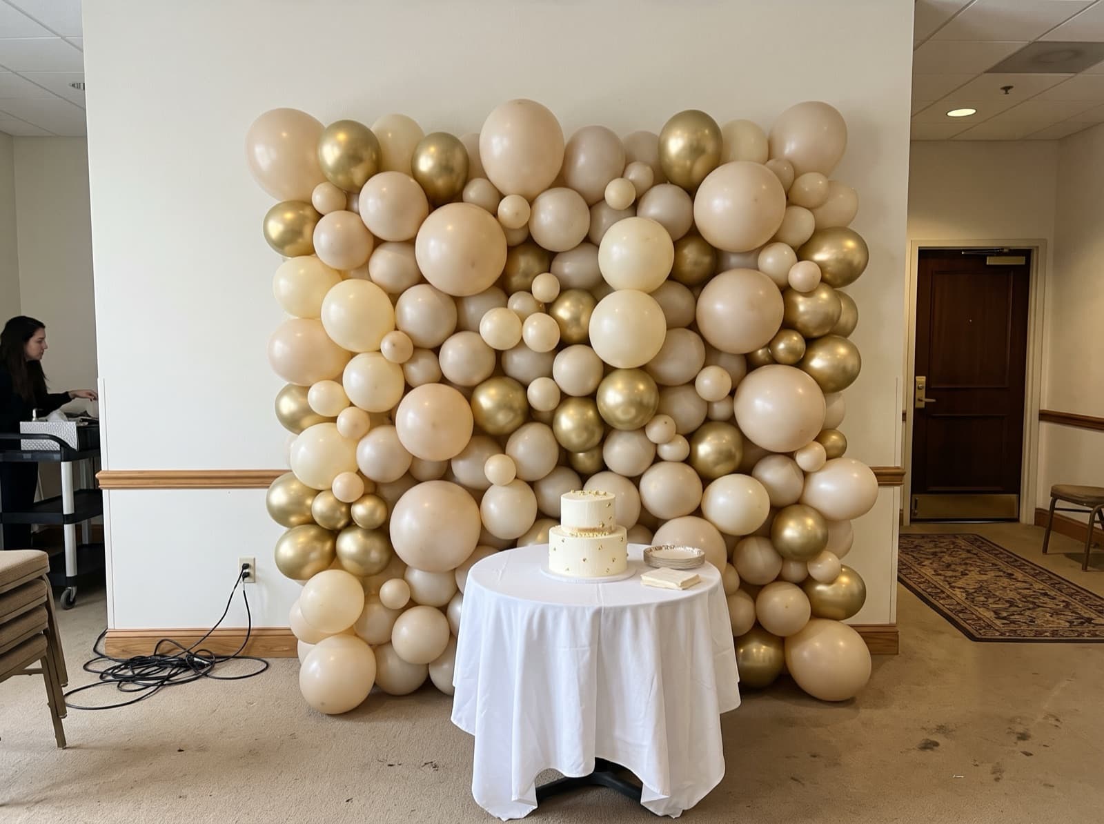 Organic balloon wall in champagne, cream and gold